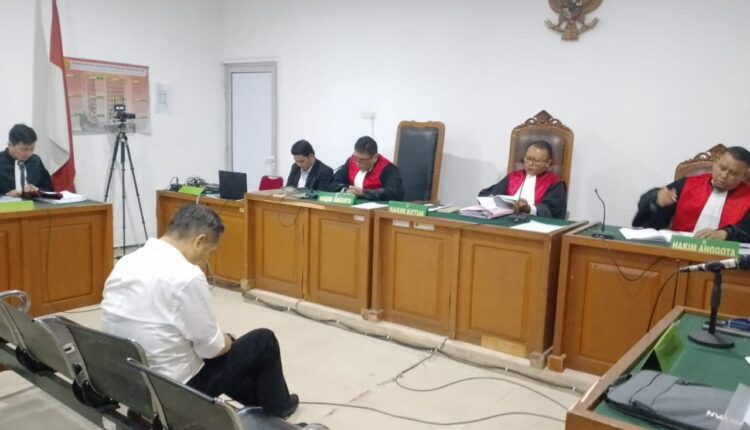 Terdakwa Deliar Marzoeki dihadirkan dipersidangan di PN Tipikor Palembang.