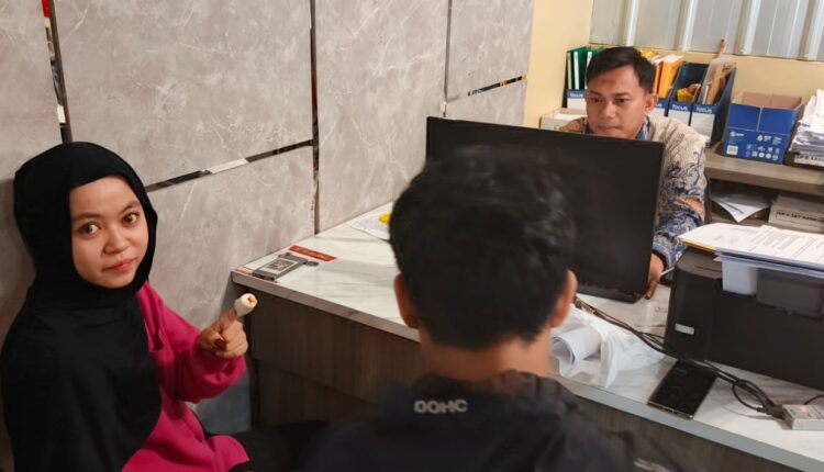 Korban membuat Laporan Polisi.