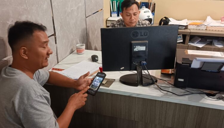 Korban membuat Laporan Polisi.