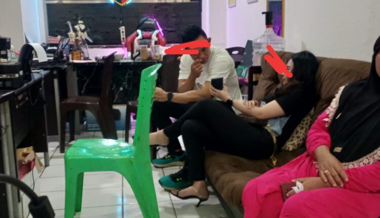 JA dan selingkuhannya MZ.