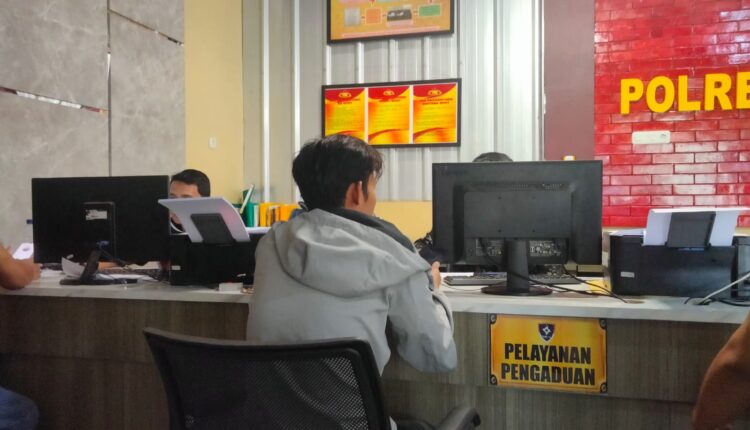 Korban membuat Laporan Polisi.