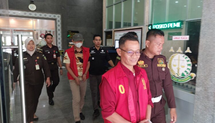 Dua tersangka dilaksanakan Tahap ll oleh tim Pidsus Kejati Sumsel.