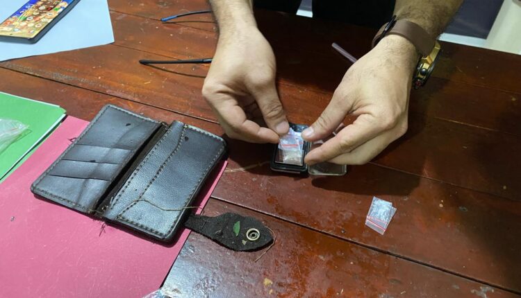 Barang bukti sabu-sabu milik tersangka.