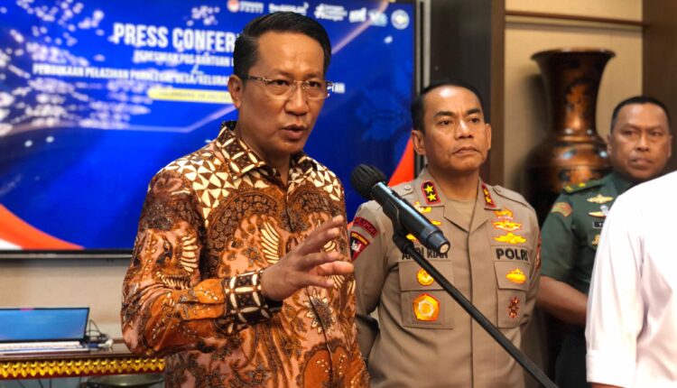 Menteri Hukum (Menkum), Supratman Andi Agtas bersama Gubernur Sumsel, Herman Deru saat diwawancarai, pada Senin (28/07/2025). )Foto: Tia)