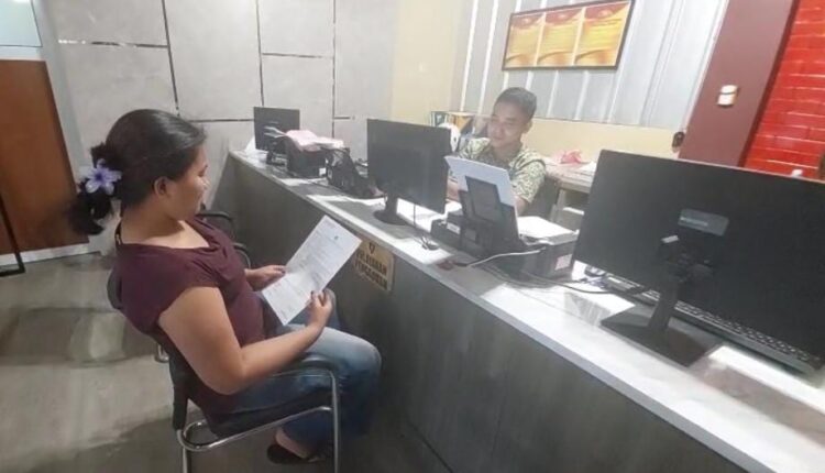 Korban membuat Laporan Polisi.