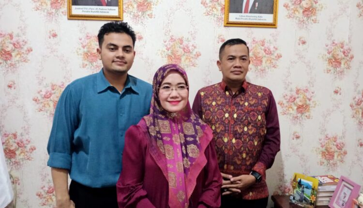 Tim kuasa hukum alumni UKB Palembang.