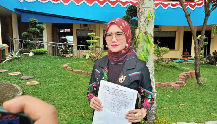Kuasa hukum Alumni UKB, Conie Patria Putri.