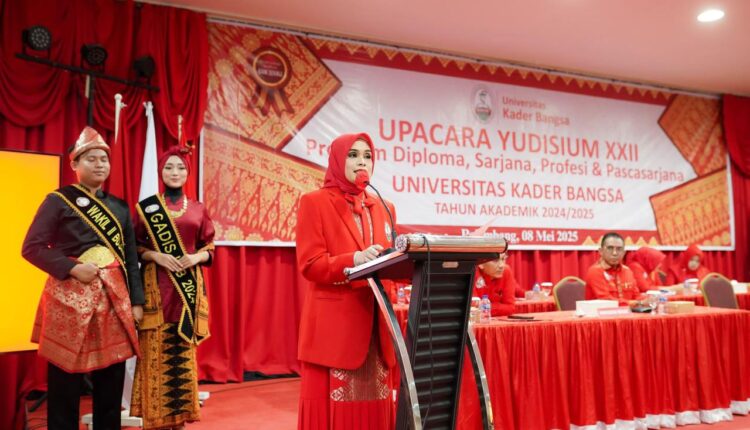 Rektor UKB Palembang, Dr Fika Watan.