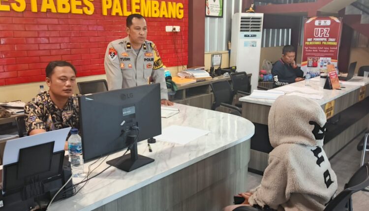 Korban membuat Laporan Polisi.