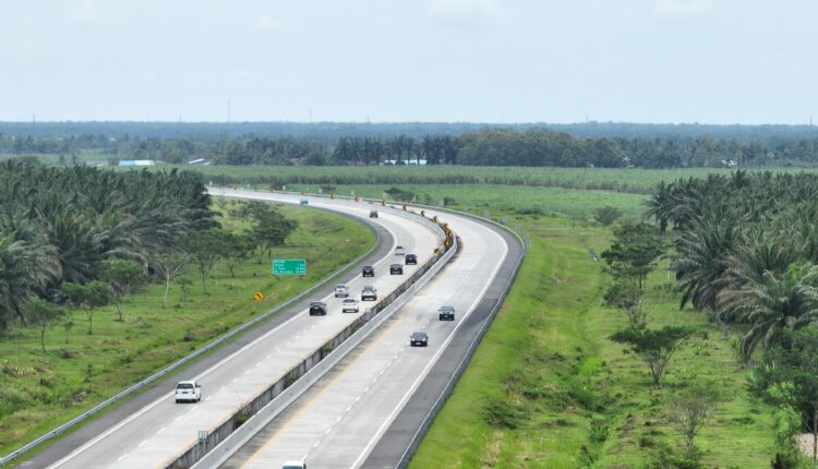 Suasana di Tol JTTS.