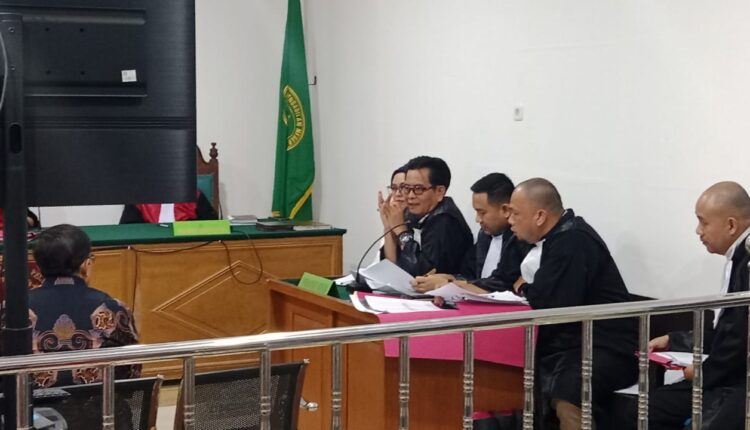 Ahli perdata dihadirkan di persidangan.