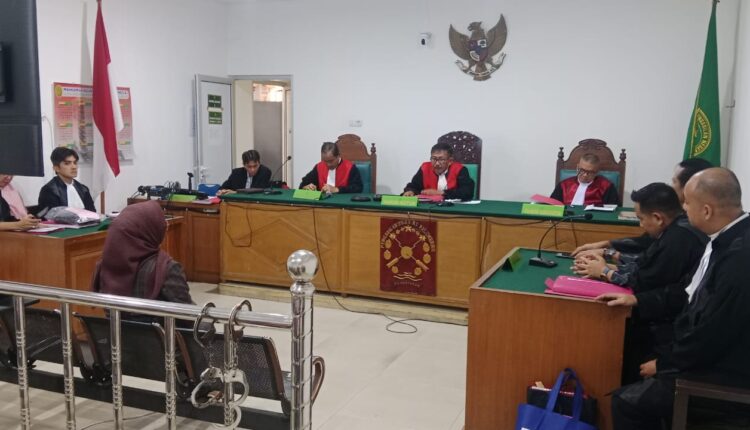 Suasana persidangan.