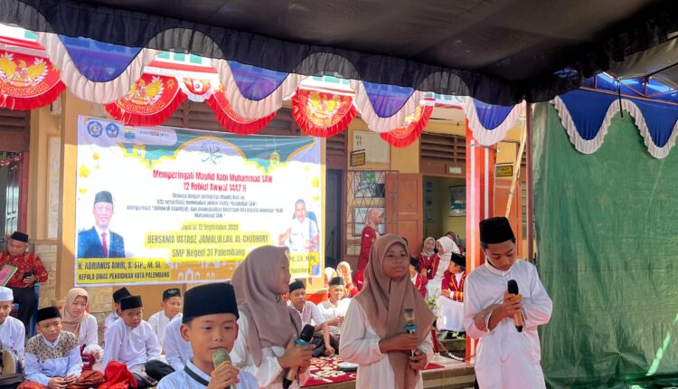 Suasana peringatan Maulid Nabi Muhammad SAW di SMP Negeri 31 Palembang.