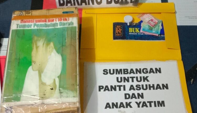 Barang bukti peminta sumbangan liar dengan modus anak sakit asal Palembang. 