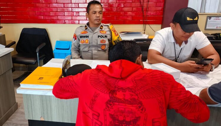 Korban membuat Laporan Polisi.