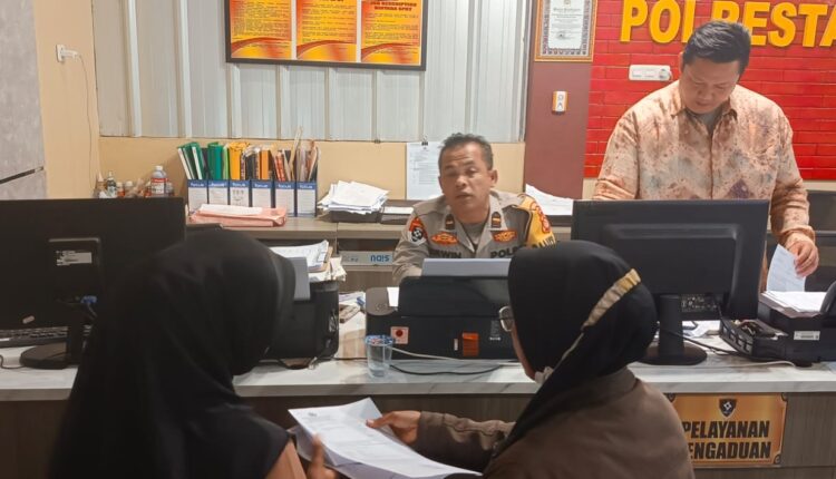 Korban membuat Laporan Polisi.