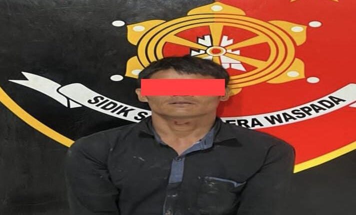 Tersangka saat diamankan di Polres Mura. (Foto: Dokumen Polisi)