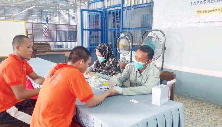 Warga binaan Lapas IIB Sekayu jalani tes HIV.