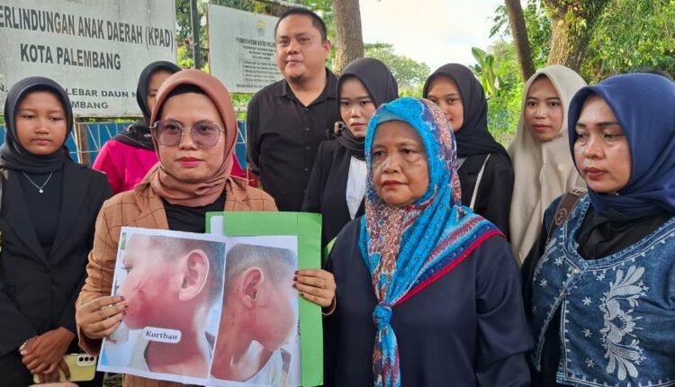 Tim kuasa LBH Puba dan Ibu Korban.