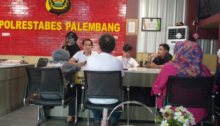 Gubtur, orang tua Elsa siswi SMP yang menjadi korban percobaan penculikan membuat Laporan Polisi di Polrestabes Palembang.