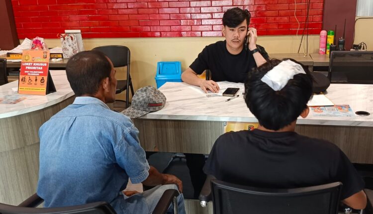 Didampingi orang tua, korban membuat Laporan Polisi.