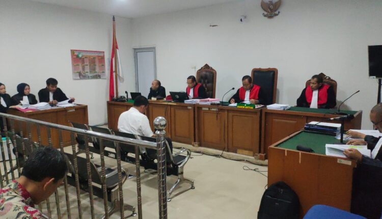 JPU membacakan surat dakwaan dalam persidangan di PN Tipikor Palembang.