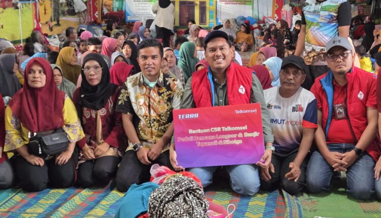 Telkomsel turut berduka dengan bencana hidrometeorologi, dengan menyalurkan bantuan sosial bagi warga terdampak.