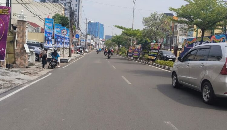 Suasana di Jalan Kapten A Rivai tampak jauh lebih longgar, pada Selasa (02/12/2025) pagi.