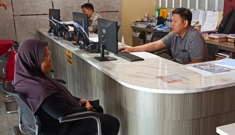 Korban membuat Laporan Polisi.