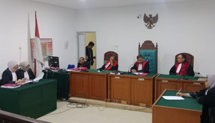 Jaksa Penuntut Umum Kejari Sumsel membacakan tuntutan pidana mati terhadap dua terdakwa jaringan narkotika, Basri bin Saari dan Eko Suseno bin Maswan, dalam sidang di Pengadilan Negeri Palembang.