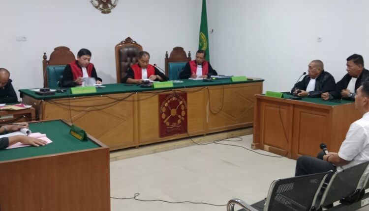 Terdakwa Bembi Adisaputra jalani persidangan di Pengadilan Negeri Tipikor Palembang, untuk mendengarkan pembacaan putusan sela oleh majelis hakim.