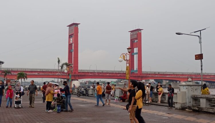 Jembatan Ampera akan ditutup pada malam pergantian tahun.