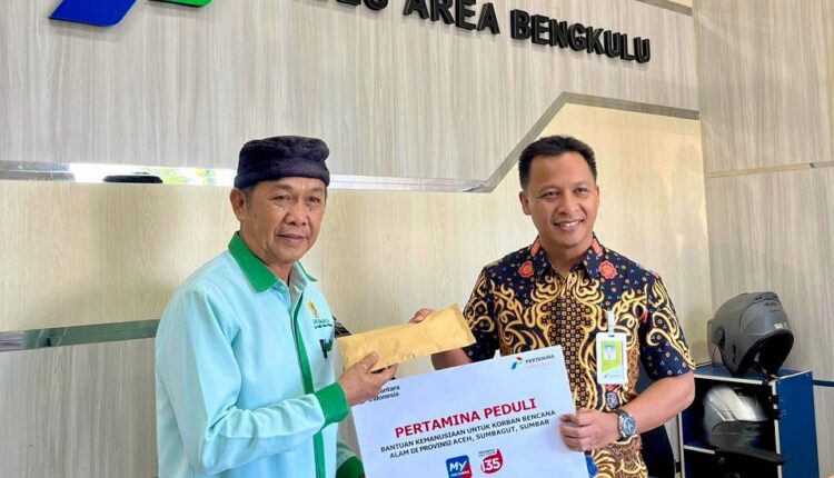 Penyerahan bantuan.