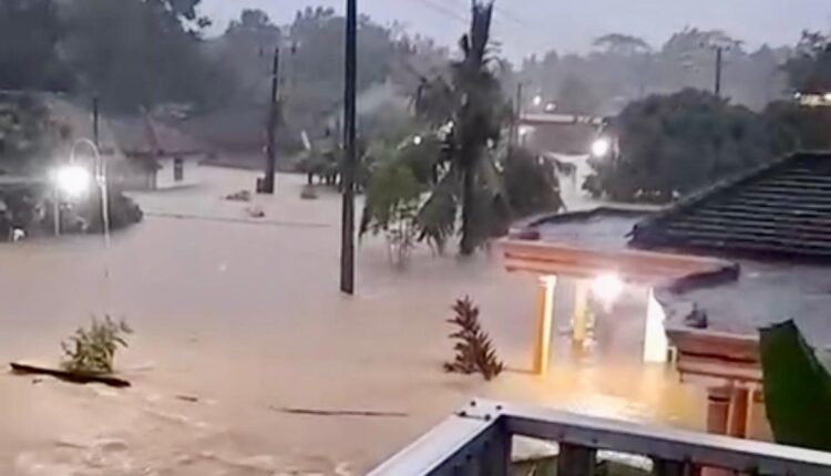 Penampakan puluhan rumah yang terendam banjir di salah satu desa di Kabupaten OKU Timur.