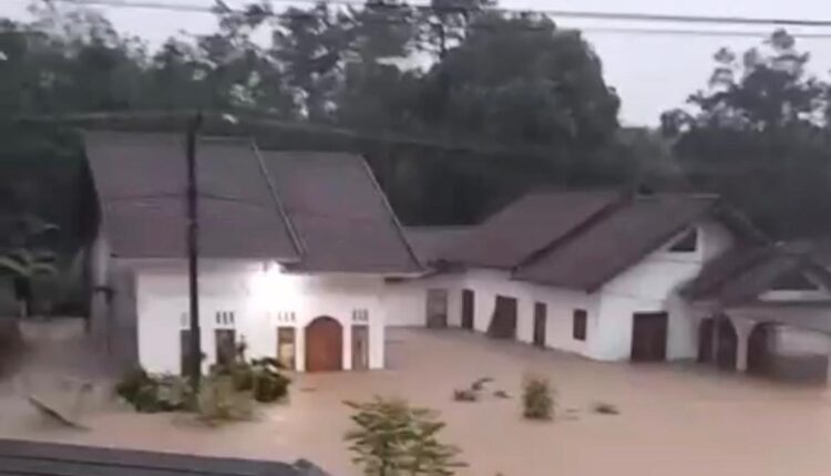 Bencana banjir yang melanda Kabupaten OKU Timur. (Foto: Ist)