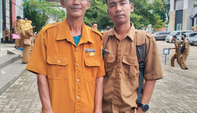 Pak Halim dan anaknya M Awal Ramadhan.