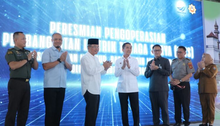 Peresmian PLTSA Di Masjid Agung.