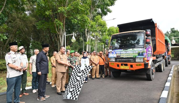 Pelepasan keberangkatan bantuan untuk korban bencana Aceh dan Sumatera. 