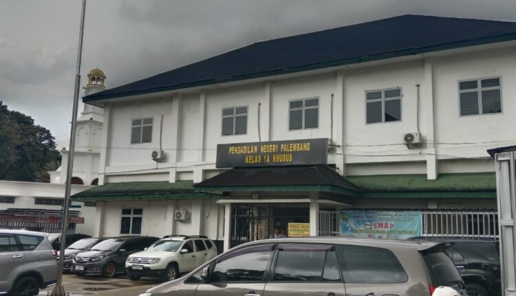 Gedung sementara Pengadilan Negeri (PN) Palembang Kelas IA Khusus yang saat ini berlokasi di Museum Tekstil Palembang.