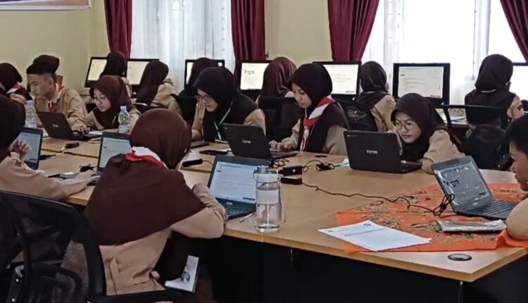 Siswa mengikuti simulasi Tes Kemampuan Akademik (TKA) yang digelar Pemerintah Kota Palembang, 29 Januari–4 Februari 2026.