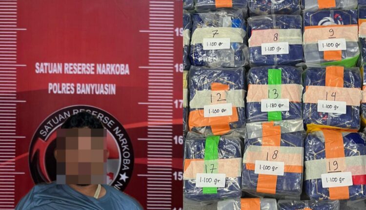 Tersangka beserta barang bukti saat diamankan. (Foto: Dokumen Polisi)