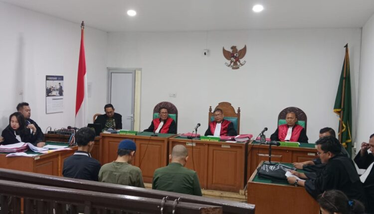 Suasana sidang lanjutan perkara rokok ilegal di Pengadilan Negeri Palembang, tiga terdakwa menyampaikan nota pembelaan (pledoi) melalui tim penasihat hukum.