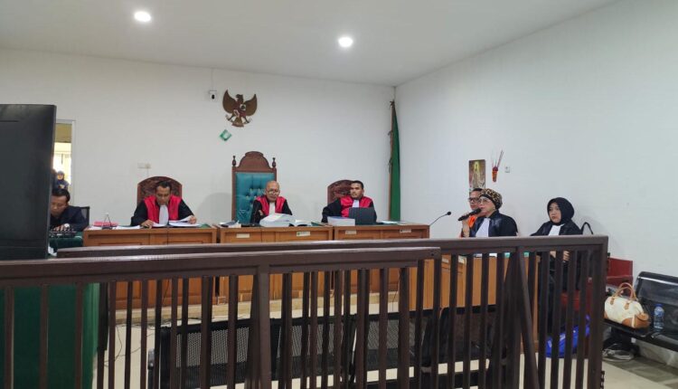 Terpidana Barmawi memberikan keterangan secara daring dari Rutan Pakjo dalam sidang perkara TPPU narkotika di Pengadilan Negeri Palembang.