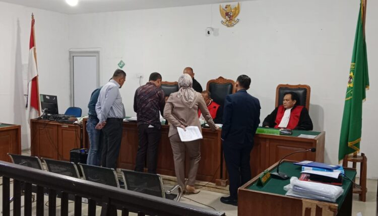 Suasana persidangan gugatan perdata sengketa aset Universitas Bina Darma (UBD) antara Yayasan Bina Darma Palembang melawan para pendiri kampus saat digelar di Pengadilan Negeri Klas IA Palembang.