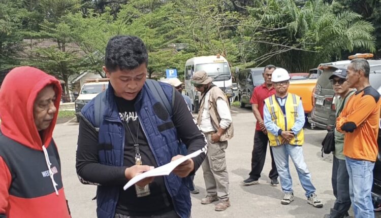 Tim penyidik Subdit II Harda Ditreskrimum Polda Sumsel saat melakukan pemeriksaan lapangan di objek lahan sengketa Desa Darmo, Kecamatan Lawang Kidul, Muara Enim, Selasa (03/03/2026).