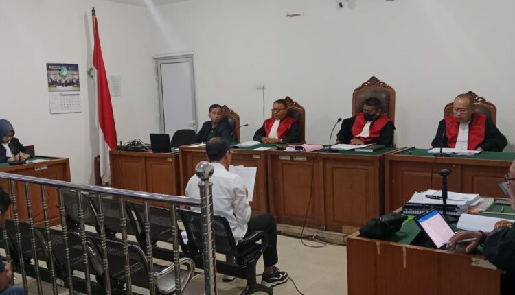 Terdakwa Reimar Yousnadi dan tim penasehat hukumnya menyampaikan nota pembelaan di persidangan yang digelar di PN Palembang.