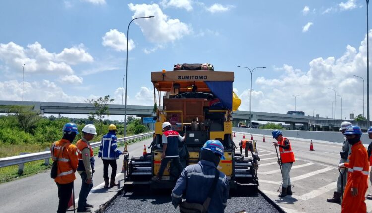 Pemeliharaan di Tol Trans Sumatera. (Foto: Hutama Karya)