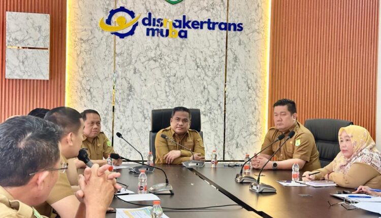 Wujudkan mimpi jadi tenaga profesional di industri sawit! Disnakertrans Muba resmi menggandeng AKPY-STIPER Yogyakarta untuk program Beasiswa Sawit 2026 (Full BPDPKS).