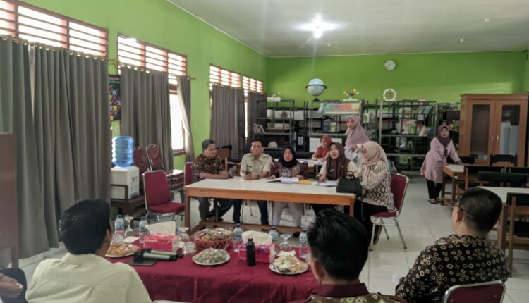 Pemerintah Kabupaten Musi Banyuasin (Muba) terus memperkuat upaya penanggulangan Anak Putus Sekolah (ATS).