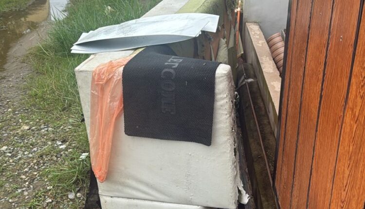 Pemkot Palembang melalui Dinas Lingkungan Hidup (DLH) kini menyediakan layanan penjemputan sampah besar (Bulky Waste) seperti kasur dan sofa langsung dari rumah Anda.